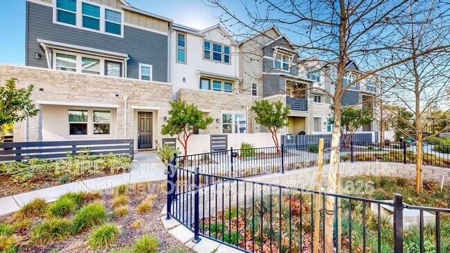 Photo - 221 Gambrel Cir