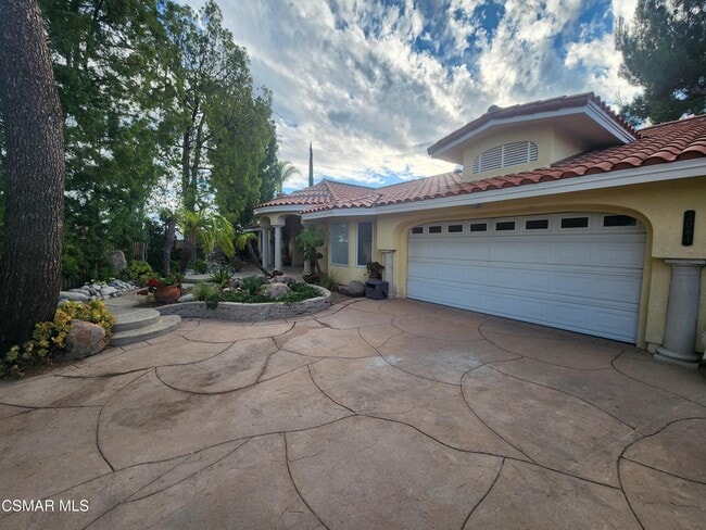 Photo - 2084 Hillsbury Rd