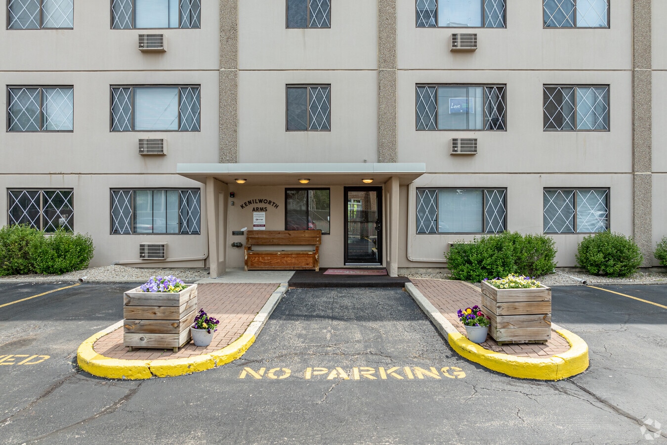 Entrance Image - Kenilworth Arms