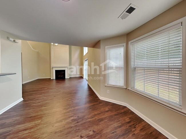 Photo - 219 Highland Falls Dr