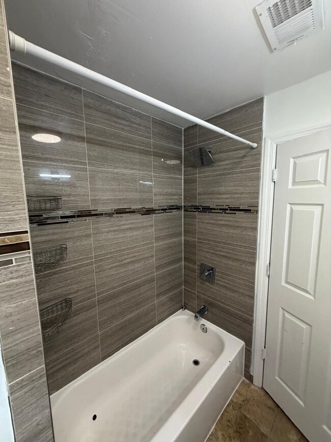 Photo - 886 S 17th St Unidad 2