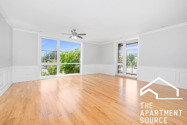 Building Photo - 520 N Western Ave Unit 2C