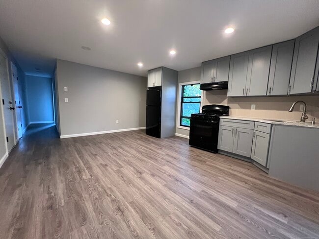 Photo - 49 Hill St Unit 2