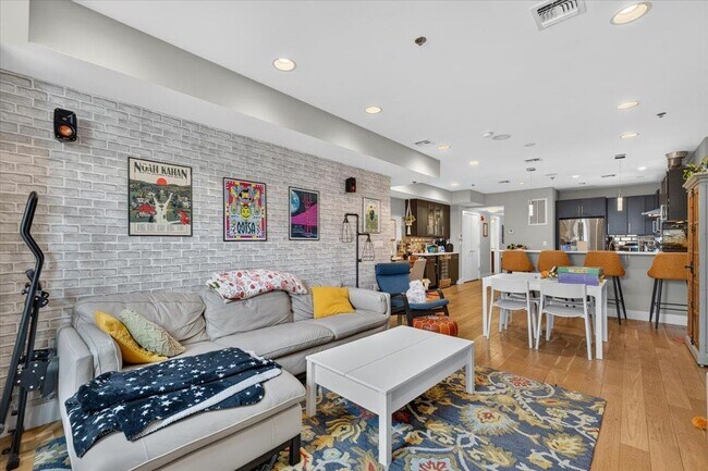 Photo - 626 Grand St Unit 1