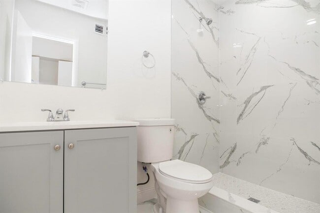 Photo - 924 NW 11th Ct