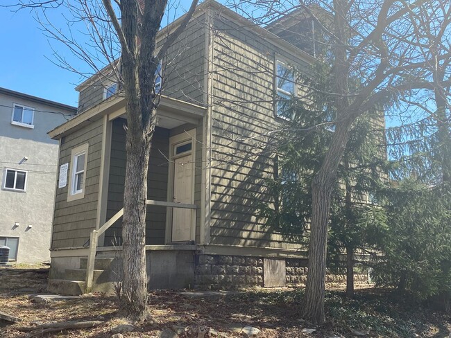 136 E Norwich Ave