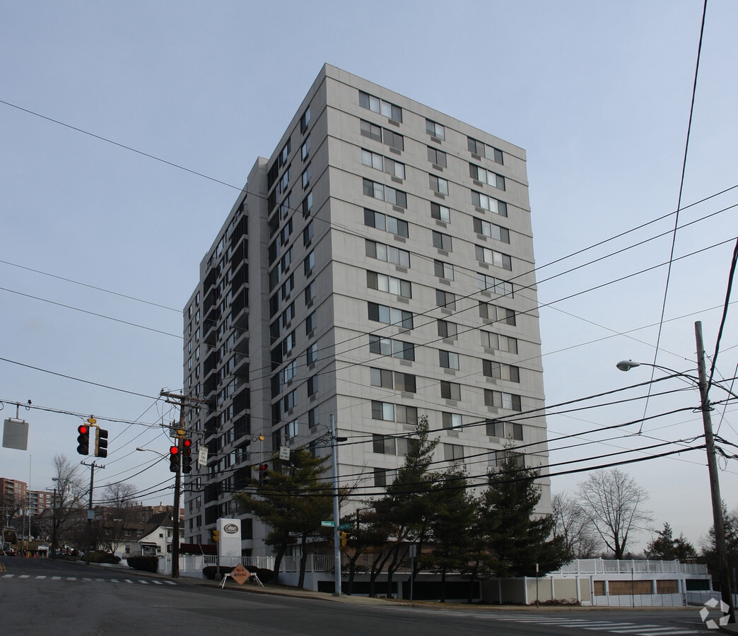 Foto principal - One Strawberrry Hill Condos