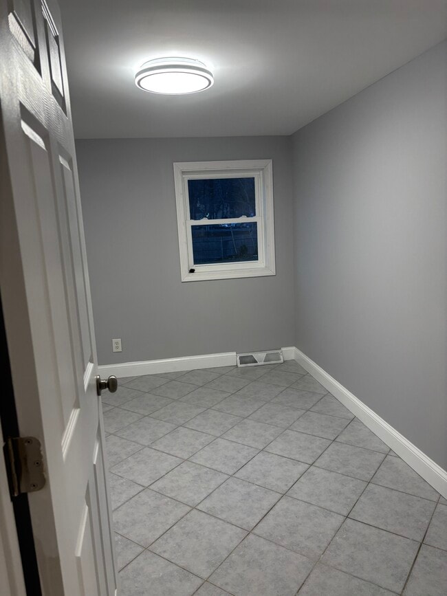 Photo - 121 School St