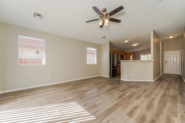 Photo - 4833 River Splash Ave