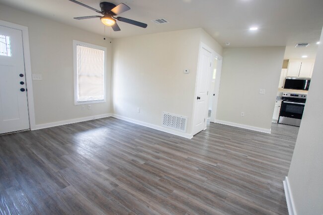 Photo - 139 Wichita Ct