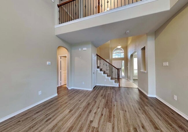 2246 Whitney Dr