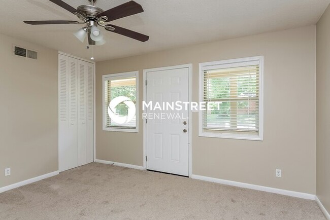 Photo - 3 Bedroom Pet-Friendly Home in Memphis, TN with Main Street Renewal