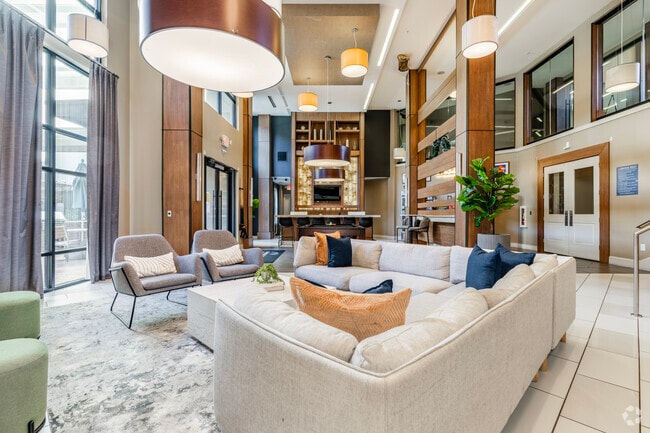 Casa Club - 1105 Town Brookhaven Apartments