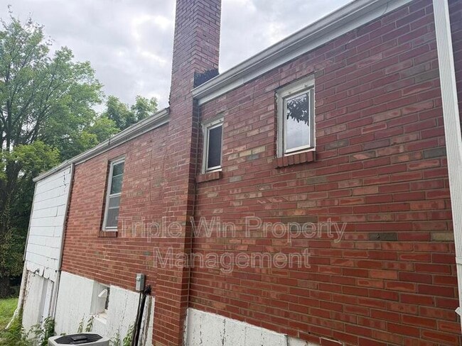 Photo - 8126 Albin Ave