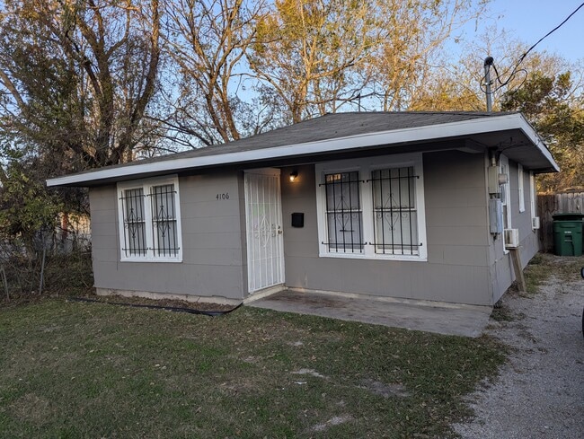 4106 Oxford Street