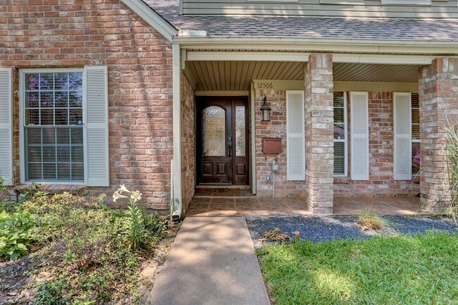 Photo - 12506 Kingsride Ln