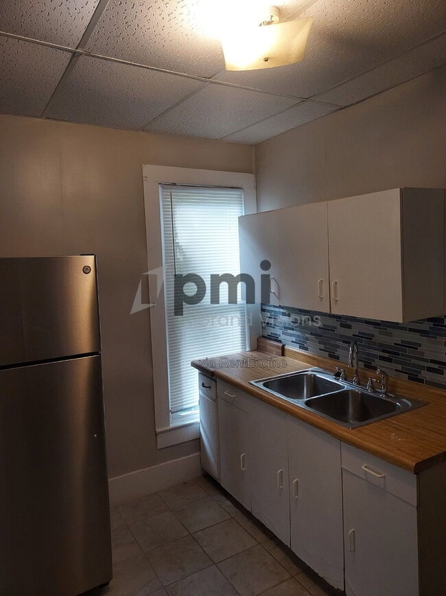 Photo - 1753 E Clay St