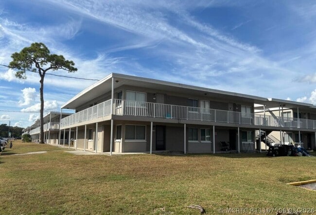 Building Photo - 800 N Fiske Blvd Unit 713