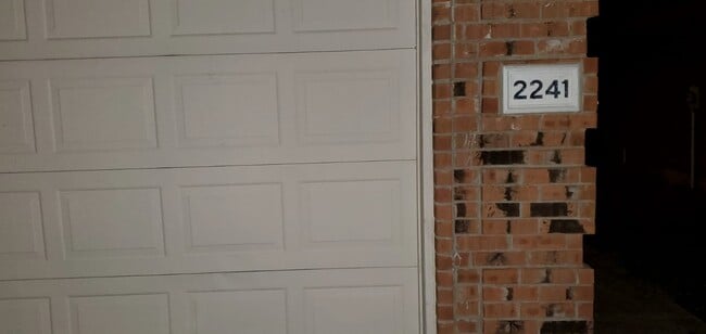 Building Photo - 2241 Stonebrook Ln Rental