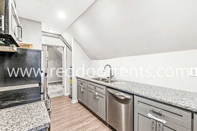 Photo - 2345 N Kenwood Ave