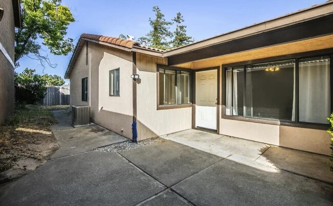 Photo - 2728 Almondwood Way