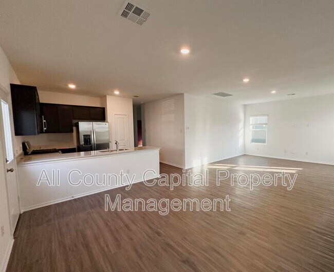 Photo - 312 Soapstone Pass