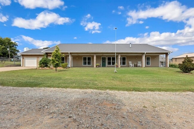 Building Photo - 421 Sweetbough St