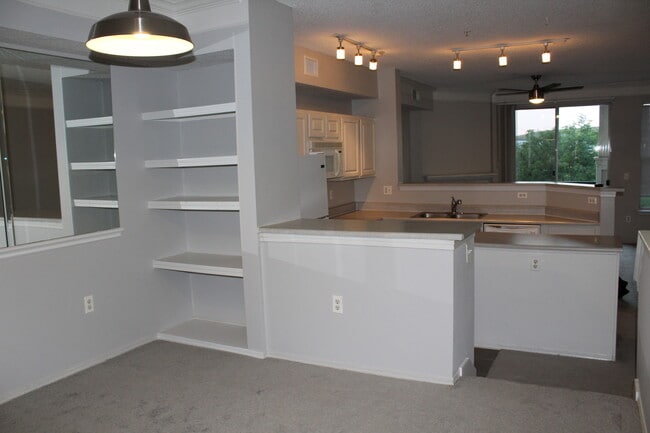 Photo - 2085 Eagle Ave