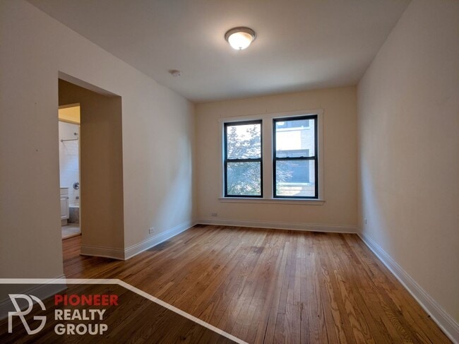 Building Photo - 2615 N Spaulding Ave Unit 1E