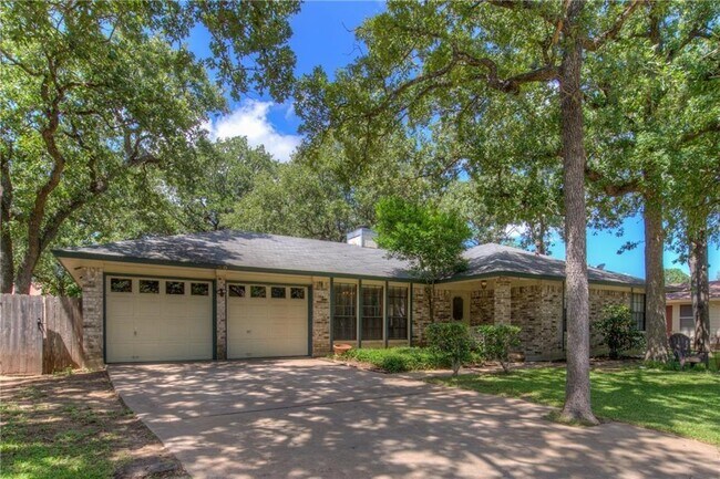 Building Photo - 307 Ridgewood Dr Rental