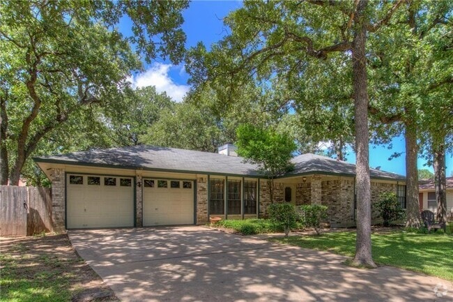 Building Photo - 307 Ridgewood Dr Rental