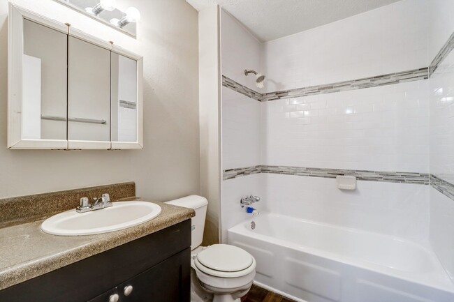 Photo - Timberland Apartments