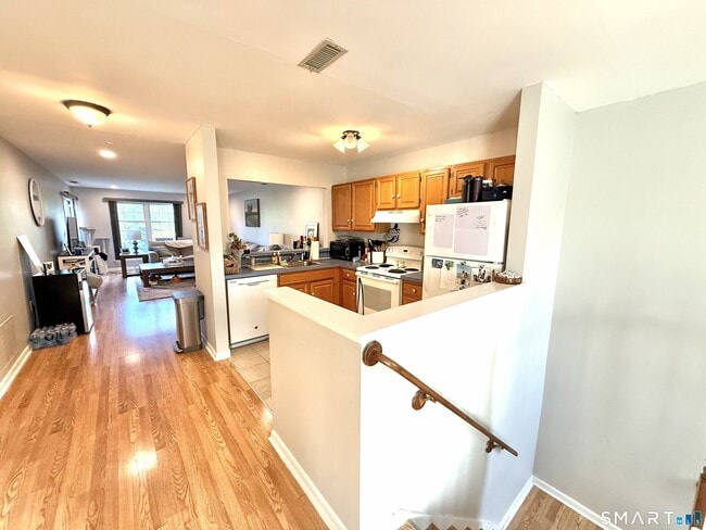Photo - 204 Country Club Ct Unit 204
