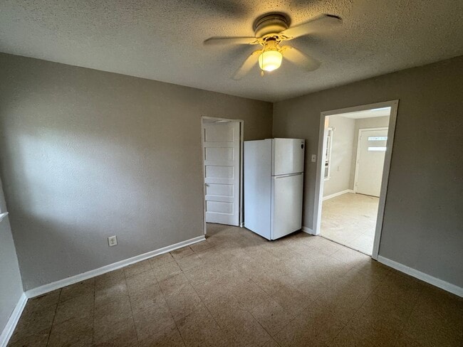 Photo - 2521 Trichel St