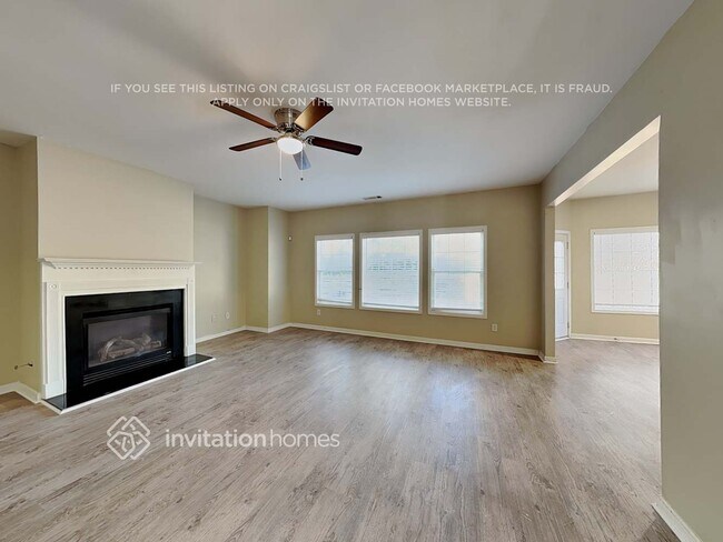 Photo - 2096 Somerset Pl SE
