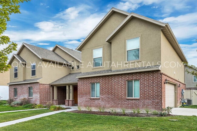 Building Photo - 939 W 175 S