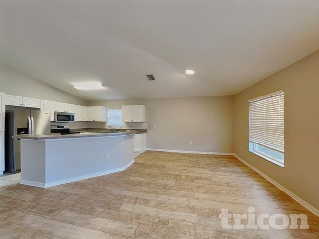 Photo - 2707 95th St E