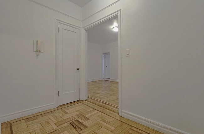 Photo - 165 Pinehurst Ave Unit 2C