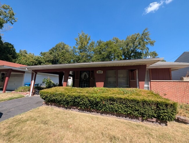 Photo - Kenwood Charmer - Section 8 Friendly