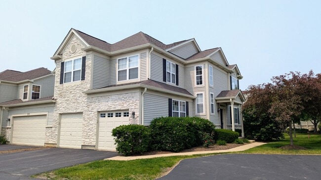 Photo - 331 Robin Glen Ln Townhome