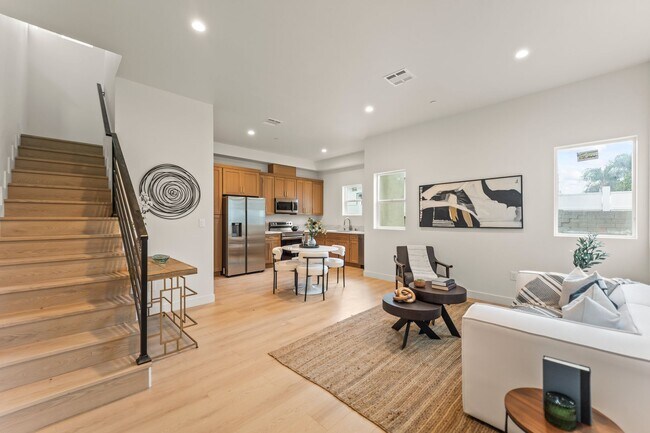 19025 Bassett St Unidad 19023