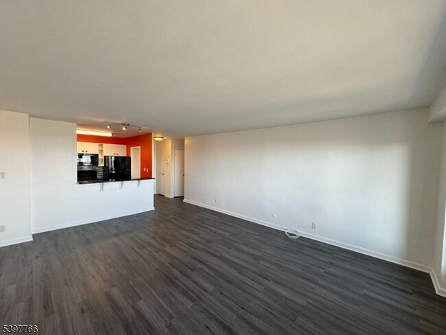 Photo - 285 Aycrigg Ave Unit 21D