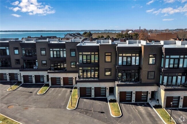 Building Photo - 272 Lakefront Blvd Rental