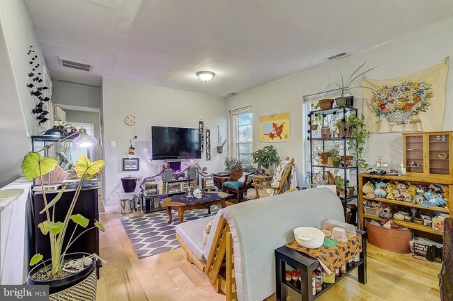 Photo - 517 Green Ln Unit #2