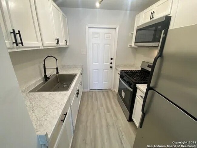 Photo - 3038 Weir Ave Unidad 3040 Weir Ave