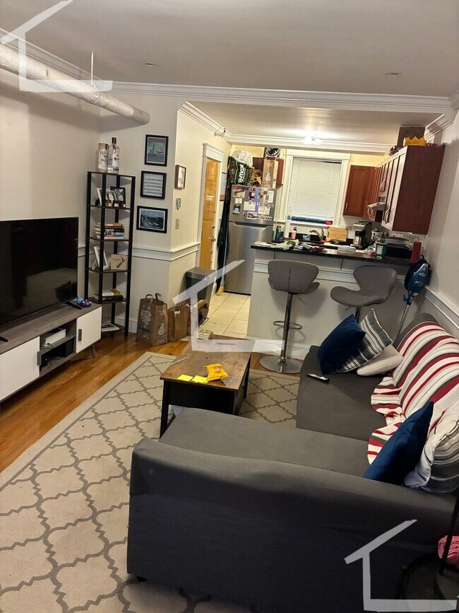 Photo - Nicely renovated 1 bed unit near the Green Line