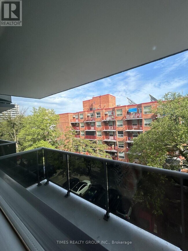 Photo - 15 Walmer Rd Unité 1004