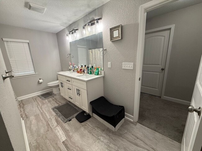 Photo - 1614 Hawthorne Dr