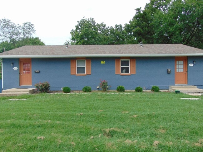 Building Photo - Nice 4 Bedroom 2 Bathroom Duplex! Rental
