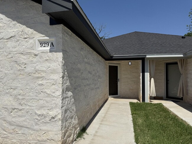 Photo - Charming 3-Bedroom, 2-Bath Duplex in Waco ...